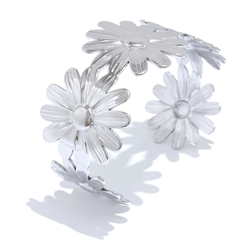 Daisy Cuff