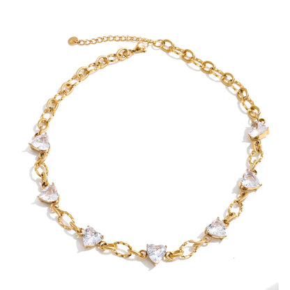 Carrie Necklace – textured gold chain with heart-shaped zircons. Multicolour or clear. Tarnish-free stainless steel, adjustable fit.