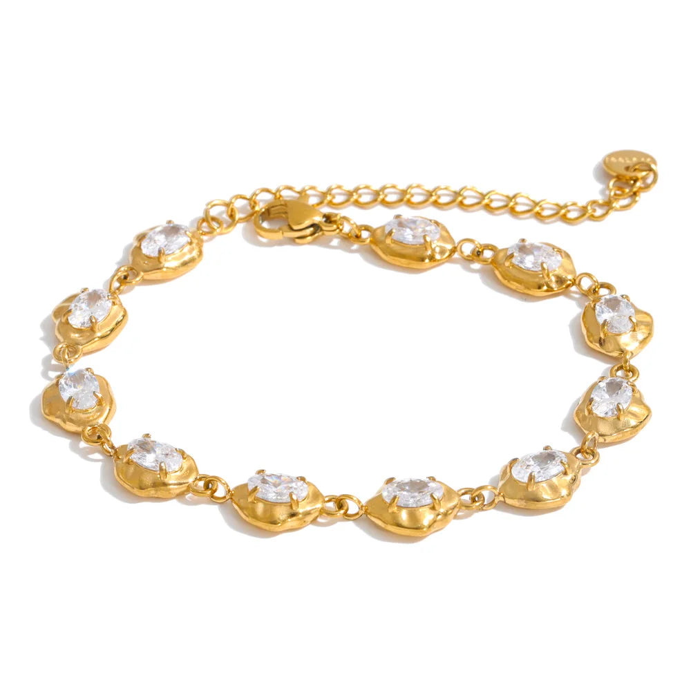 Shop the Eva Bracelet: sparkling oval zircon bracelet with a handcrafted look. Waterproof stainless steel, silver or 18k gold-tone.