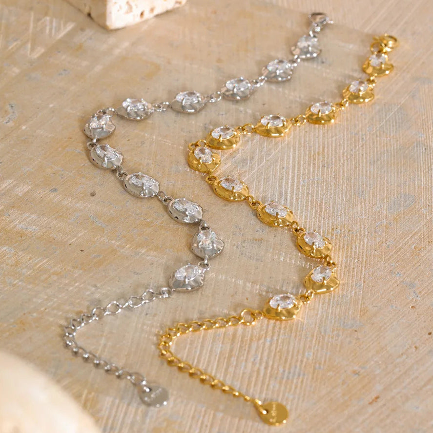 Shop the Eva Bracelet: sparkling oval zircon bracelet with a handcrafted look. Waterproof stainless steel, silver or 18k gold-tone.