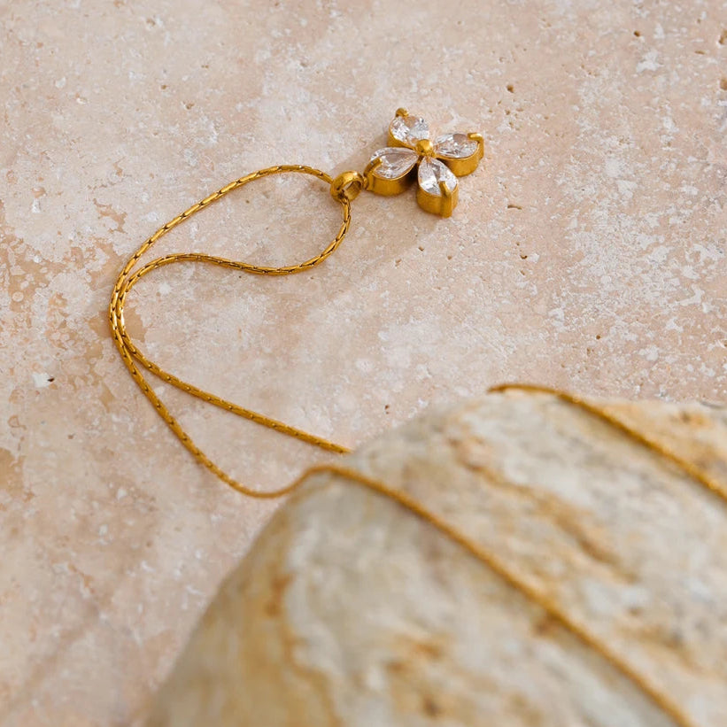 Stella Necklace