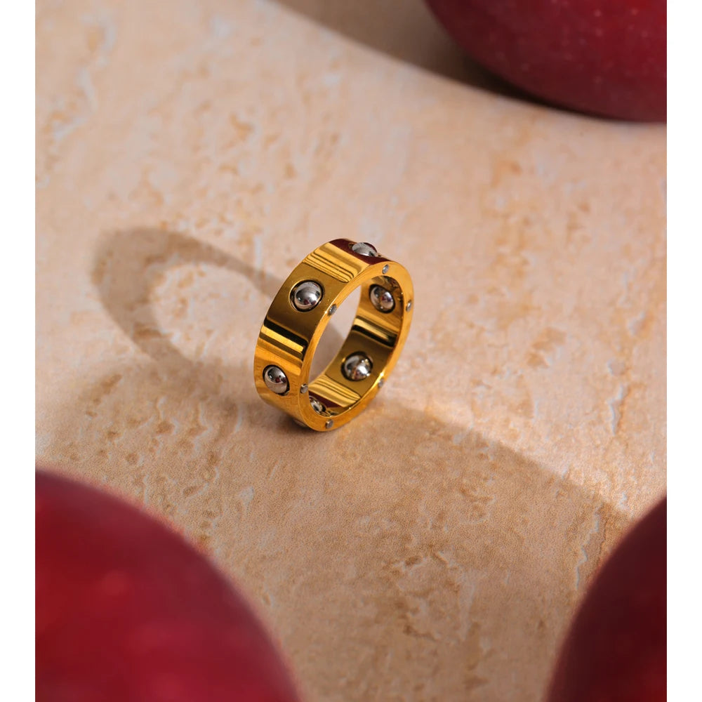 Demi Ring