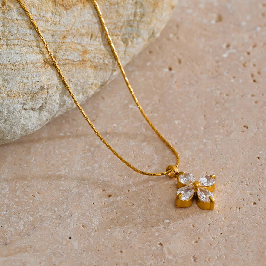 Stella Necklace