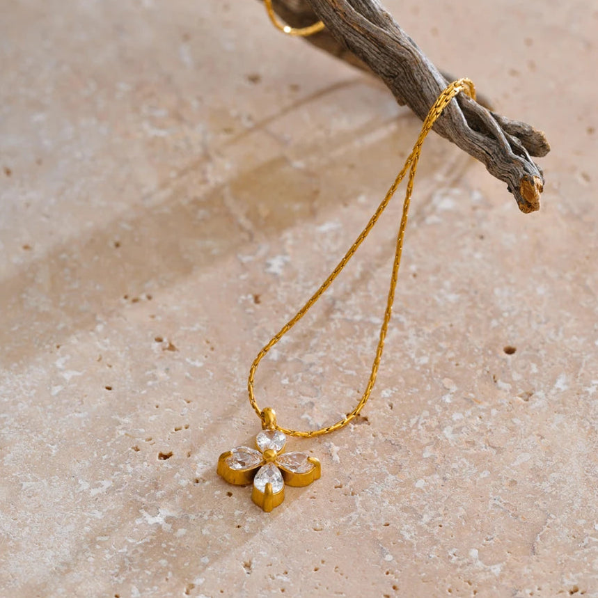 Stella Necklace