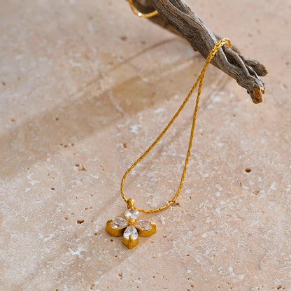 Stella Necklace