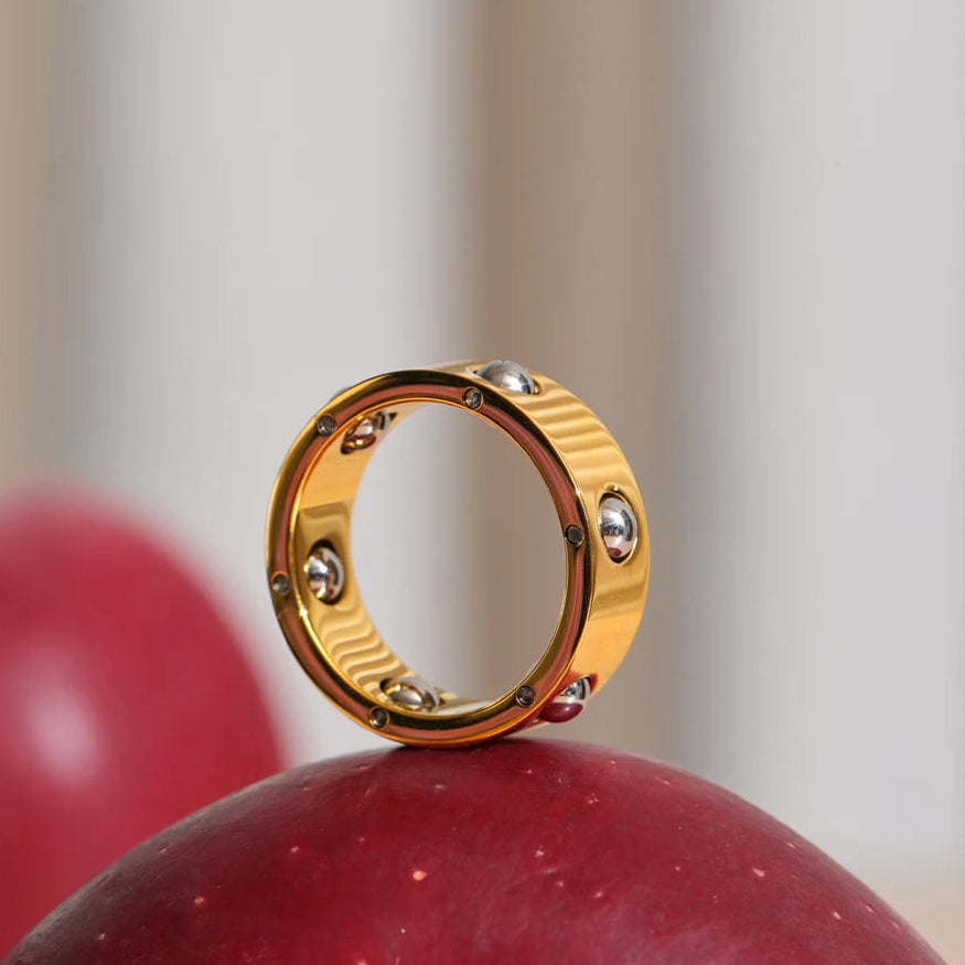Demi Ring