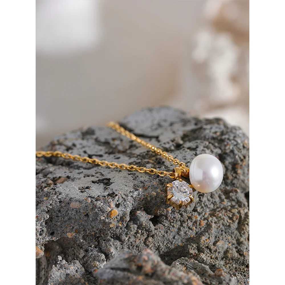 Bay Necklace