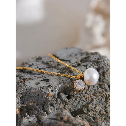 Bay Necklace