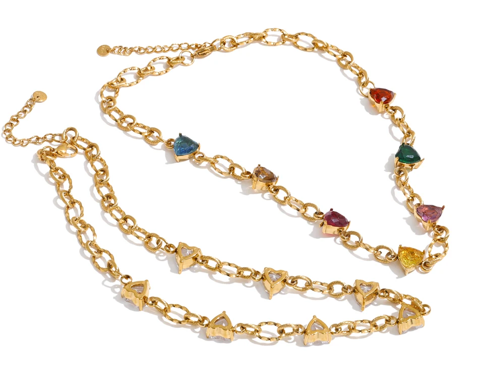 Carrie Necklace – textured gold chain with heart-shaped zircons. Multicolour or clear. Tarnish-free stainless steel, adjustable fit.