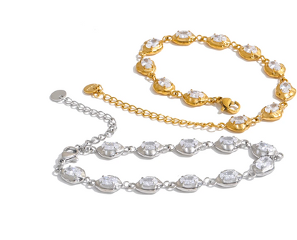 Shop the Eva Bracelet: sparkling oval zircon bracelet with a handcrafted look. Waterproof stainless steel, silver or 18k gold-tone.