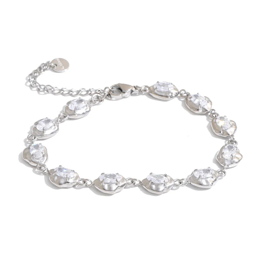 Shop the Eva Bracelet: sparkling oval zircon bracelet with a handcrafted look. Waterproof stainless steel, silver or 18k gold-tone.